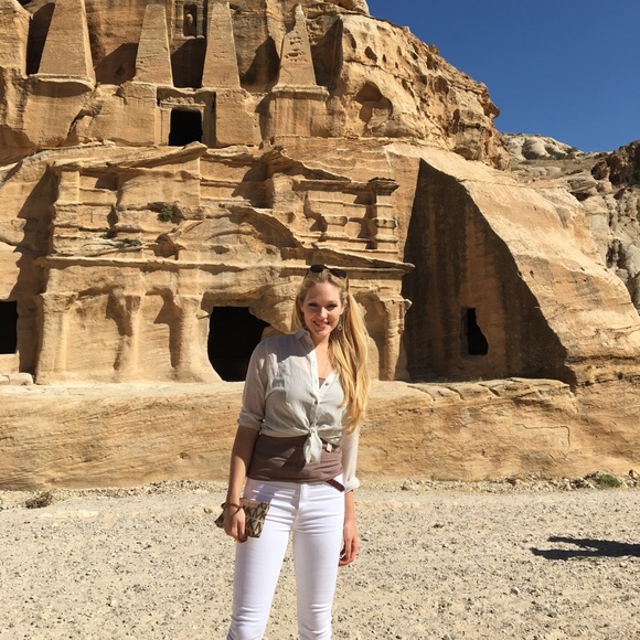 Meet your Posher, Jessica - Picture 4 of 10